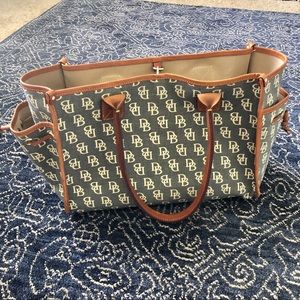 Dooney & Bourke Bags - Dooney & Bourke Tote Dooney & Bourke Bags - Dooney & Bourke Tote
